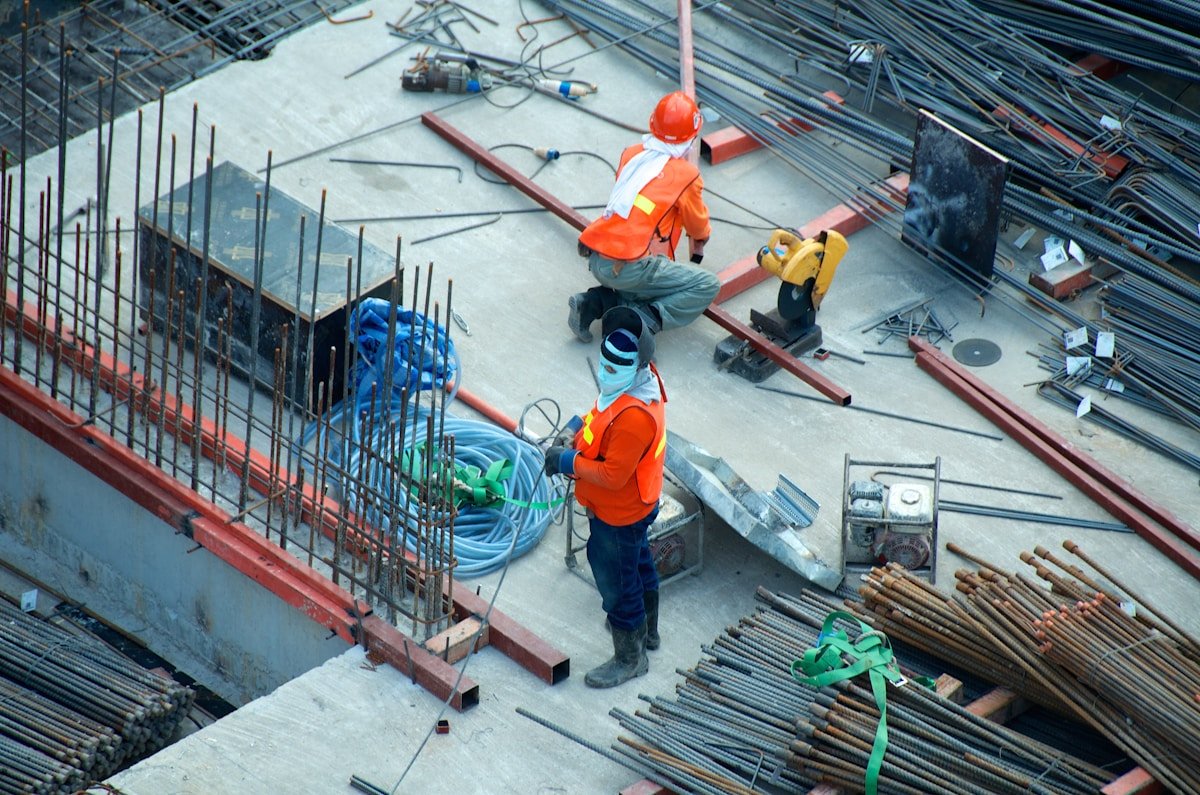 Five projects, five owners: reserve capacity is a construction programme